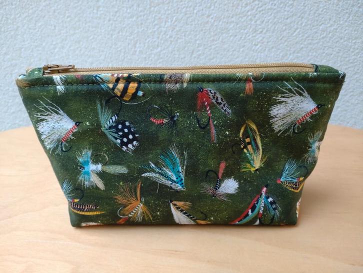 Handgemaakt toilettasje met vliegvisprint, Watersport en Boten, Hengelsport | Vliegvissen, Nieuw, Ophalen of Verzenden