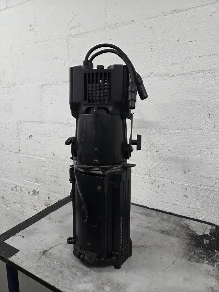 FOS Reborn 200 (voor ETC source 4 profile), Muziek en Instrumenten, Licht en Laser, Gebruikt, Licht, Ophalen