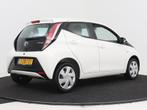 Toyota Aygo 1.0 VVT-i x-play (bj 2014), Auto's, Voorwielaandrijving, Stof, Gebruikt, Zwart