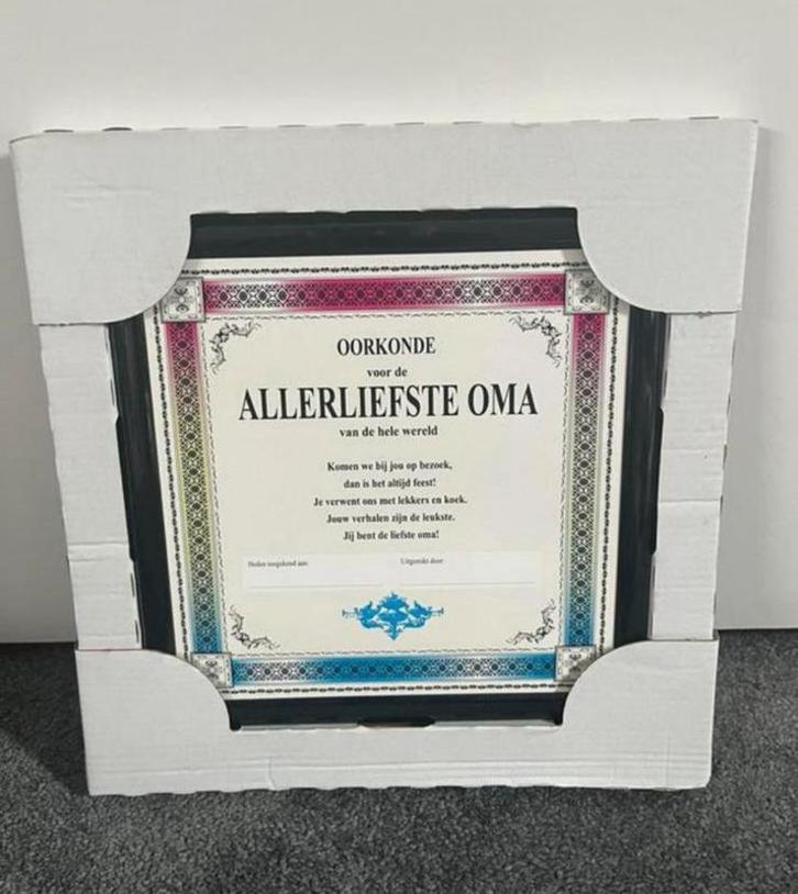 NIEUW - Oorkonde voor de allerliefste oma, Huis en Inrichting, Woonaccessoires | Tekstborden en Spreuken, Nieuw, Ophalen of Verzenden