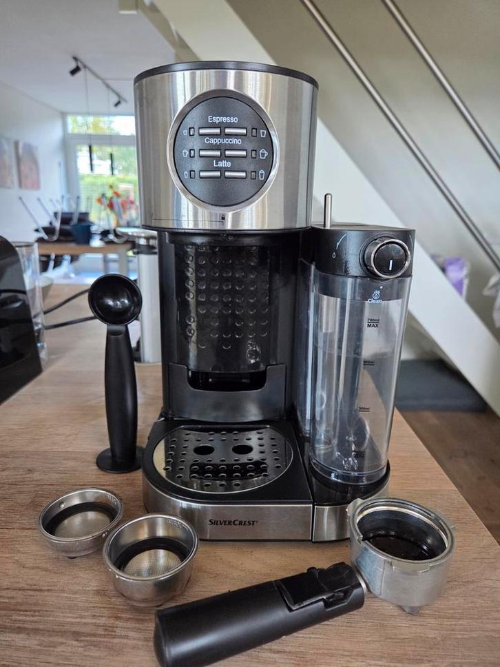Espresso-apparaat met melkopschuimer van Silvercrest, Witgoed en Apparatuur, Koffiezetapparaten, Espresso apparaat, Ophalen of Verzenden