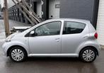 Toyota Aygo 1.0-12V + AIRCO/ELEKTRISCHERAMEN/5DEURS/APK, Auto's, Voorwielaandrijving, Stof, Gebruikt, Zwart