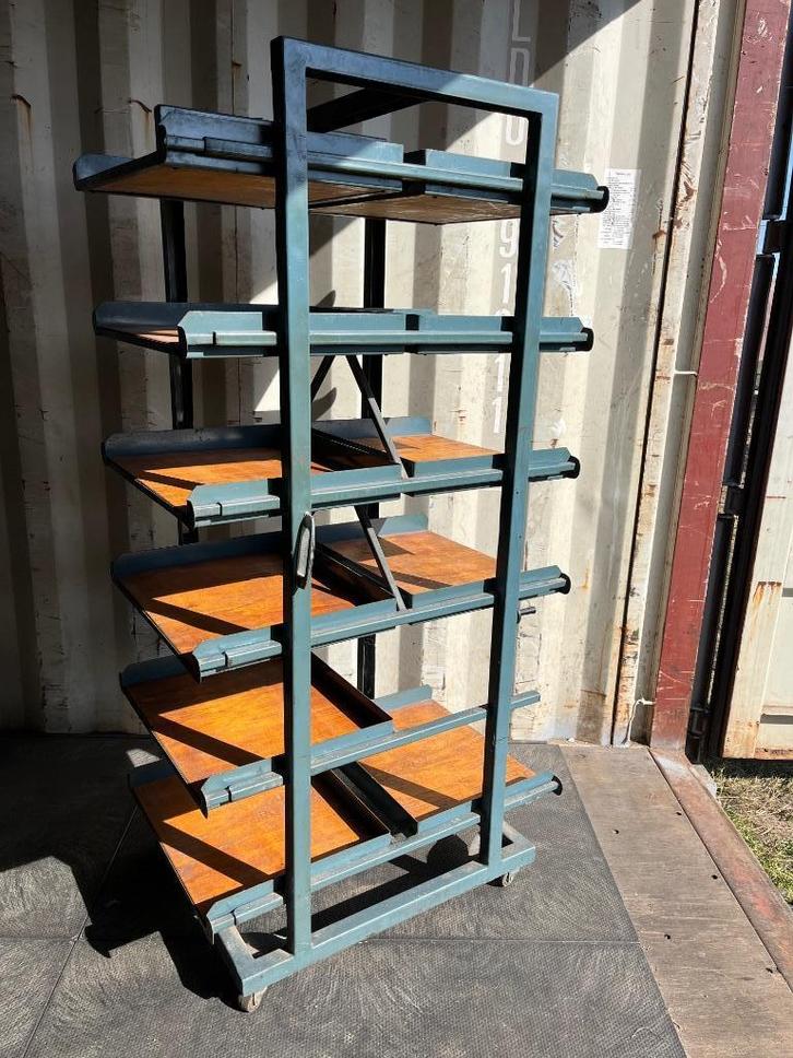 Vintage schappenrek uit drukkerij, Antiek en Kunst, Antiek | Meubels | Kasten, Ophalen