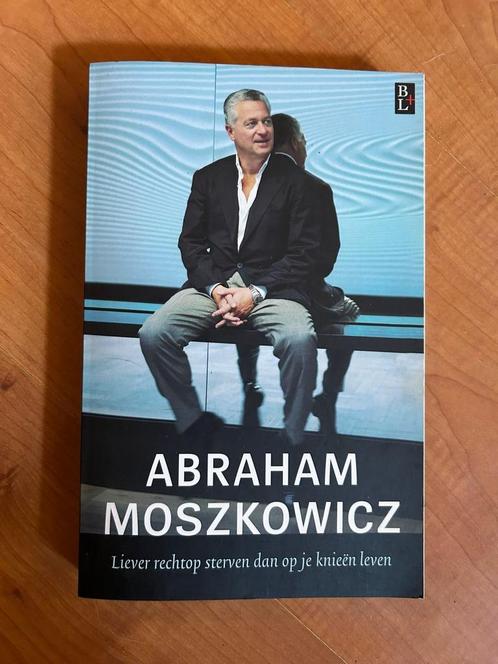Liever rechtop sterven dan op je knieën leven, Boeken, Biografieën, Gelezen, Film, Tv en Media, Ophalen of Verzenden