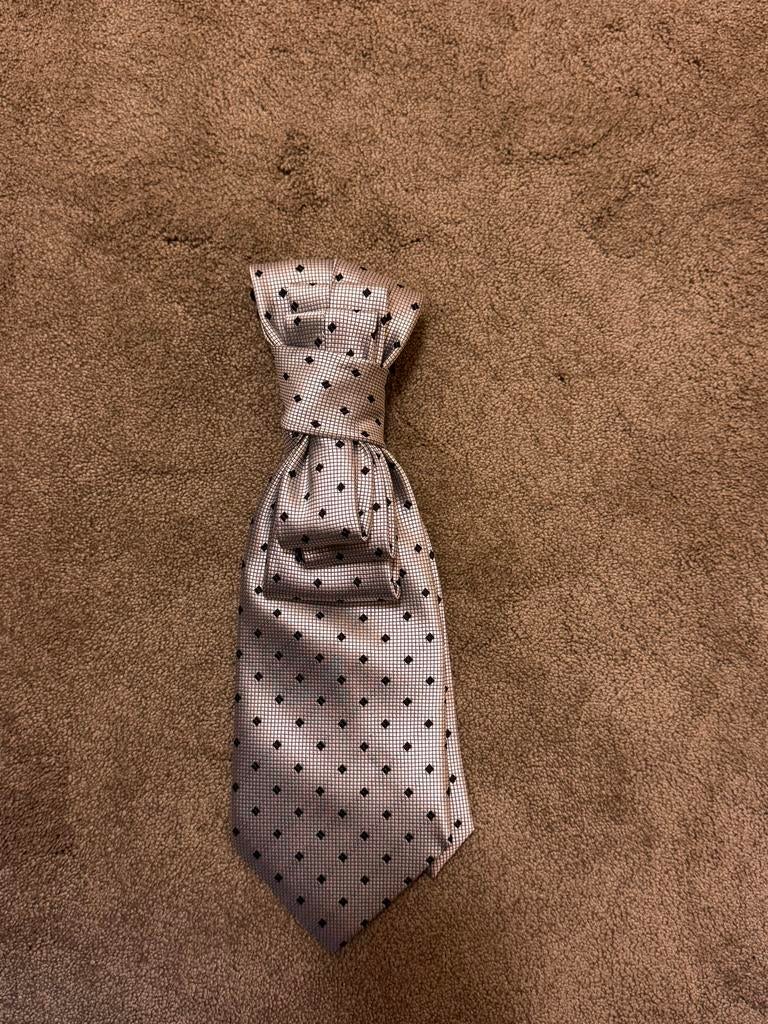 Gucci Zijden Stropdas Grijs/Zilver - Uitstekende Staat, Ophalen of Verzenden, Zo goed als nieuw, Grijs, Met patroon