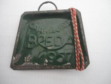 carnavals embleem, insigne, onderscheiding Breda 1957 groen beschikbaar voor biedingen