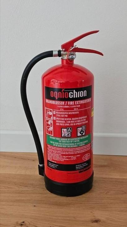 Brandblusser 6kg schuim (twee stuks), Huis en Inrichting, Brandblussers en Brandkasten, Zo goed als nieuw, Ophalen