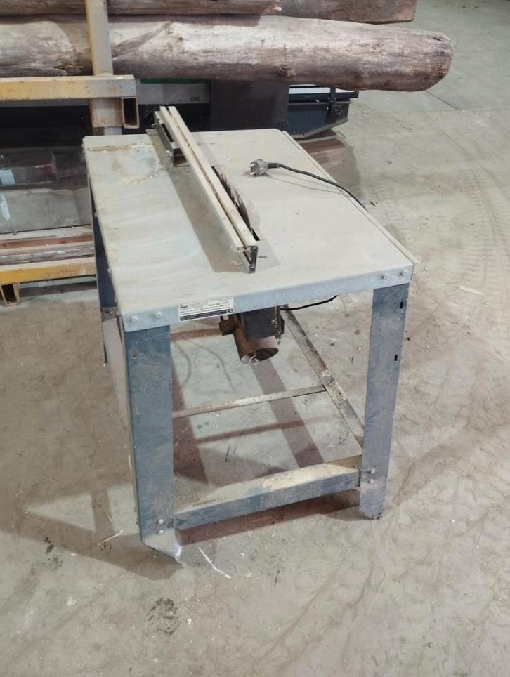 Elektrische zaagtafel, Doe-het-zelf en Verbouw, Gereedschap | Zaagmachines, Gebruikt, Cirkelzaag, 1200 watt of meer, 70 mm of meer