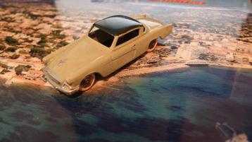 Dinky Toys Two-tone kleurstelling Studebaker Commander 24Y. beschikbaar voor biedingen