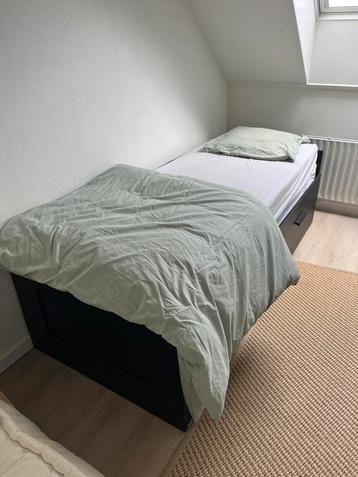 Bed beschikbaar voor biedingen