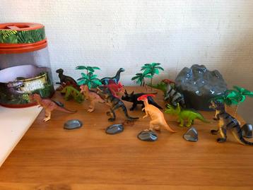 Speelgoed dinosaurus beschikbaar voor biedingen