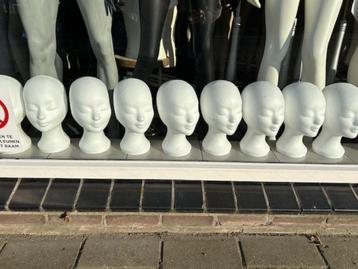 tempex / piepschuim dames hoofden 9,50 euro per stuk beschikbaar voor biedingen