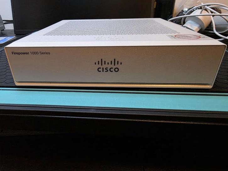 Firewall FPR- 1000 serie, Computers en Software, Routers en Modems, Zo goed als nieuw, Router, Ophalen of Verzenden