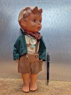 Goebel pop met kleding Oud! Hummel, Verzamelen, Ophalen of Verzenden, Zo goed als nieuw, Hummel