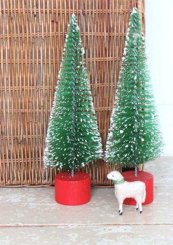 Oud vintage borstelboompje  beschikbaar voor biedingen