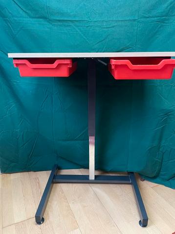 Gispen Presikhaaf statafel, schooltafel, laptoptafel beschikbaar voor biedingen