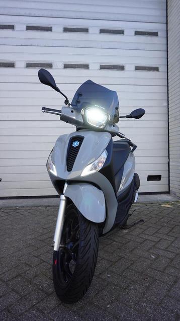 Piaggio Medley 125cc nieuwstaat garantie 2027 kanon   dealer beschikbaar voor biedingen