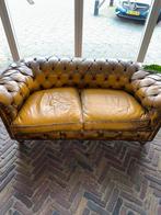 Chesterfield bank, Huis en Inrichting, Banken | Bankstellen, Ophalen, Tweepersoons, 75 tot 100 cm, Zo goed als nieuw