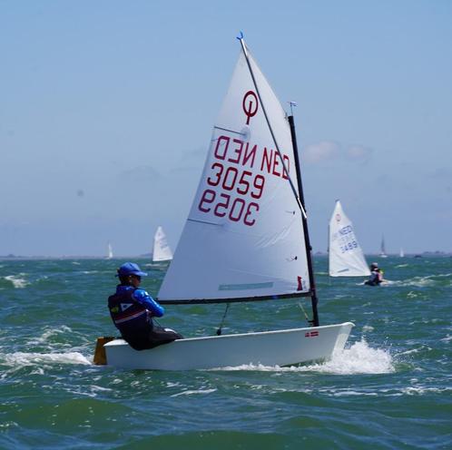 Westrijd optimist NED 3059 te koop, Watersport en Boten, Open zeilboten, Gebruikt, Optimist, Minder dan 3 meter, Polyester, Geen motor