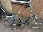 Gazelle elektrische fiets met oplader, Fietsen en Brommers, Elektrische fietsen, Ophalen of Verzenden, Zo goed als nieuw, 50 km per accu of meer