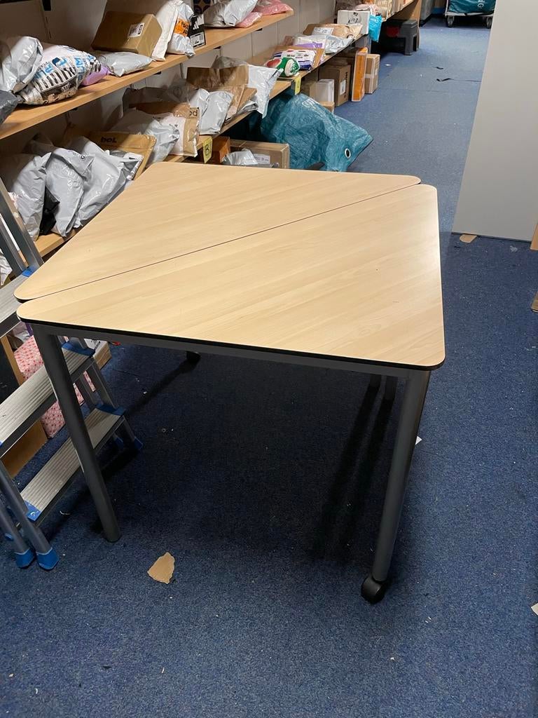 Stapelbare Driehoek Tafels - 8 stuks, Ophalen