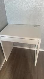 IKEA tafel in goede staat alleen met stift erop, Huis en Inrichting, Bureaus, Ophalen, Gebruikt, Bureau