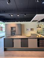 Showroomuitverkoop – Deense designkeuken, Huis en Inrichting, Keuken | Complete keukens, Ophalen, Overige materialen, Hoekkeuken