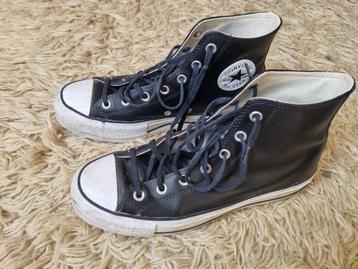 Zgan. Zwart leren Converse dikke zool. Mt 41. In prima staat beschikbaar voor biedingen