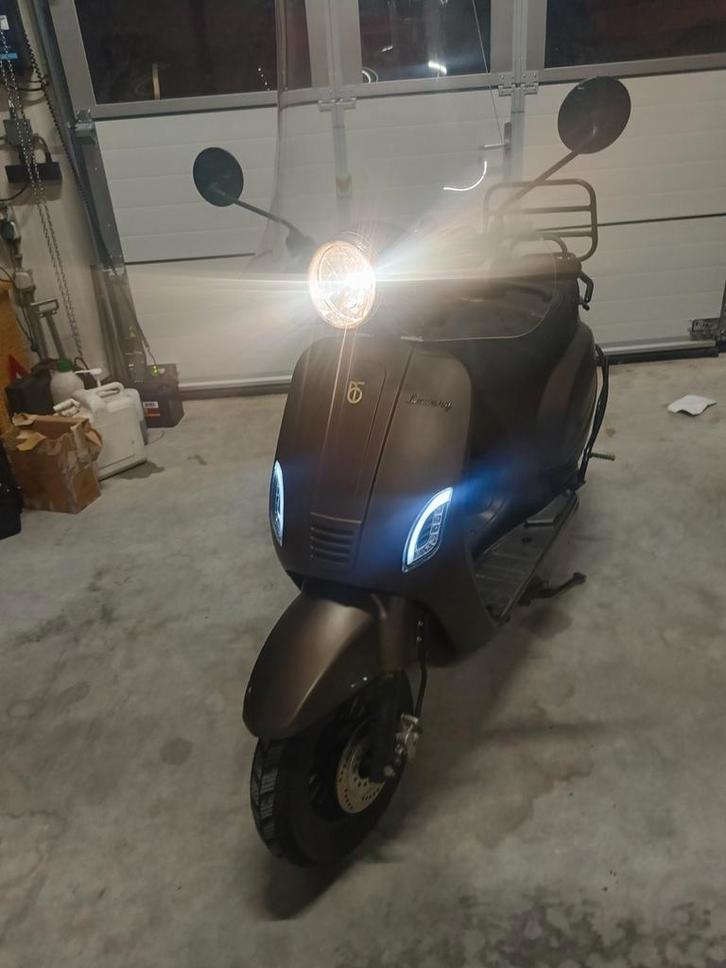 Mooie BTC Riva, Fietsen en Brommers, Snorfietsen en Snorscooters, Zo goed als nieuw, Overige merken, Benzine, Ophalen of Verzenden