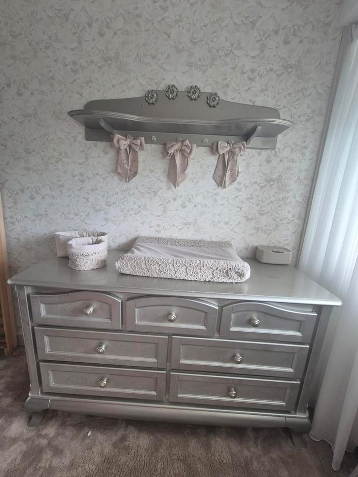 Babykamer romina forniture met royal baby aankleding, Kinderen en Baby's, Kinderkamer | Complete kinderkamers, Jongetje of Meisje