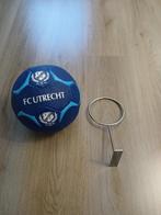 FC Utrecht limetid edition bal blauw incl houder., Ophalen, Zo goed als nieuw, F.C. Utrecht, Overige typen