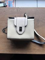 Stijlvolle crèmekleurige handtas met metalen handvat, Sieraden, Tassen en Uiterlijk, Tassen | Damestassen, Ophalen of Verzenden