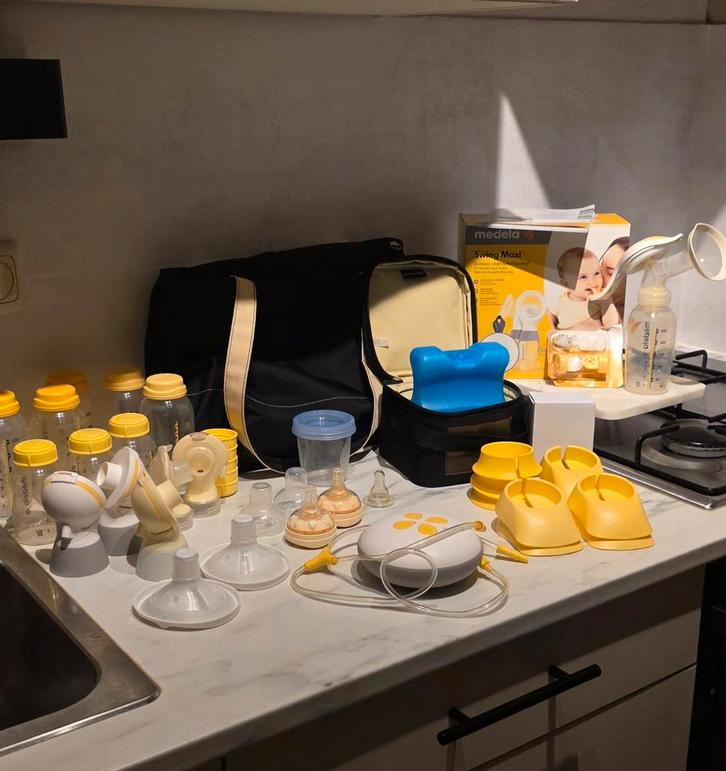 Medela Swing Maxi (3x gebruikt) + Handkolf incl toebehoren, Kinderen en Baby's, Babyvoeding en Toebehoren, Gebruikt, Borstkolf