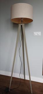 Driepoot vloerlamp, Ophalen, Zo goed als nieuw, 150 tot 200 cm