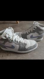 Nike Air Jordan 1 Mid Wolf Grey Maat 43, Kleding | Heren, Schoenen, Ophalen of Verzenden, Zo goed als nieuw, Sneakers of Gympen
