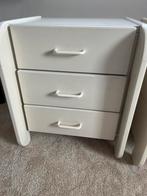 2 oerdegelijke (nacht)kastjes, Huis en Inrichting, Slaapkamer | Nachtkastjes, Ophalen, Gebruikt, Hout, Minder dan 45 cm