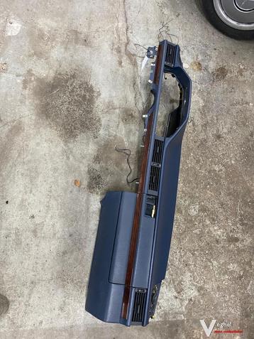 Mercedes W124 Station Sedan Dashboard Blauw  beschikbaar voor biedingen