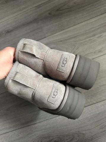 Nieuw! UGG classic Platform Boots Maat 39 grijs ongedragen beschikbaar voor biedingen