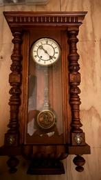 Drie oude wandklokken, Ophalen