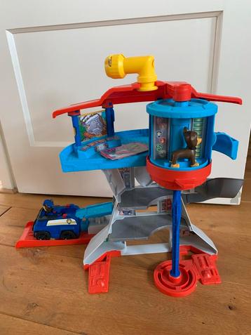 Paw Patrol uitkijktoren + 2x Chase en politie auto beschikbaar voor biedingen