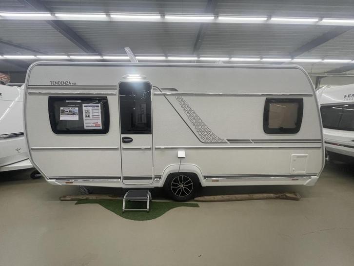 Fendt Tendenza 465 SFB +vloerverwarming+1800kg+, Caravans en Kamperen, Caravans, Bedrijf, tot en met 4, 1000 - 1250 kg, Rondzit
