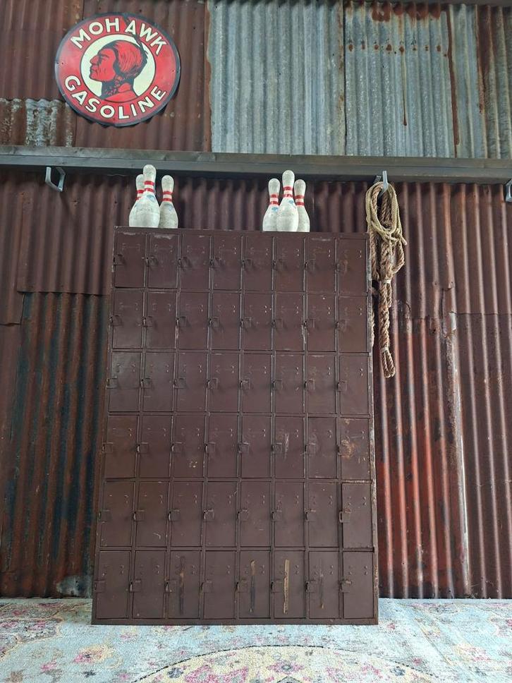 Antieke Franse Locker - 48 Kluisjes, Antiek en Kunst, Curiosa en Brocante, Ophalen