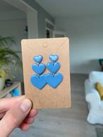 Blue heart earrings, Sieraden, Tassen en Uiterlijk, Oorbellen, Nieuw, Overige materialen, Blauw, Ophalen of Verzenden