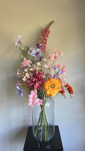 Zijdebloemen Boeket – Stijlvol, Duurzaam & Onderhoudsvrij beschikbaar voor biedingen