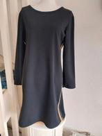 Zwarte jurk met goud zilveren biezen maat XL, Zwart, Maat 46/48 (XL) of groter, Ophalen of Verzenden, Boven de knie