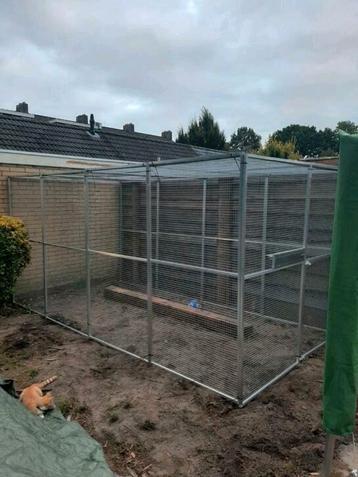Aluminium voliere met gaasmaat 1.6 x 1.6  beschikbaar voor biedingen