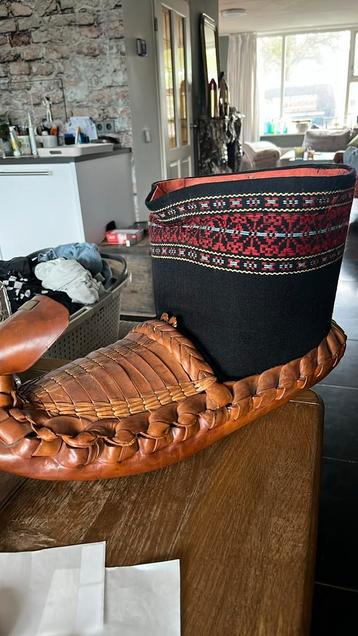 Mega grote Servische schoen zogenaamd Opanak beschikbaar voor biedingen