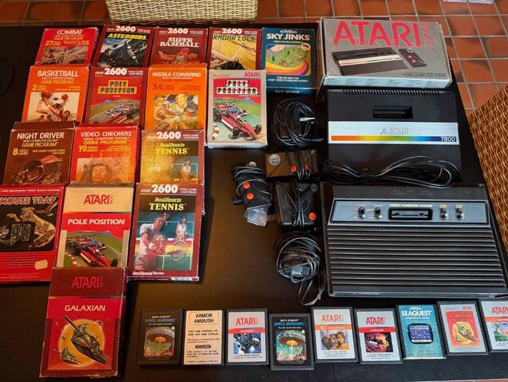 ATARI Consoles et games vidéos, Spelcomputers en Games, Spelcomputers | Atari, Gebruikt, Atari 2600, Met 2 controllers, Met games