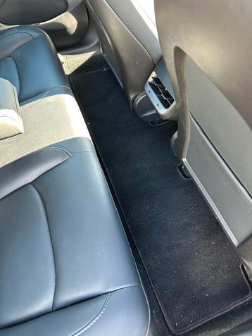 Tesla Model 3 automatten  beschikbaar voor biedingen