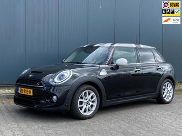 MINI Cooper S 2.0 192PK | Leder | Navigatie | CarPlay | Full beschikbaar voor biedingen